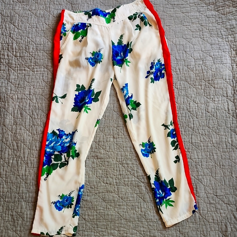 Free People Floral Print Pants with Red Accents Size Small